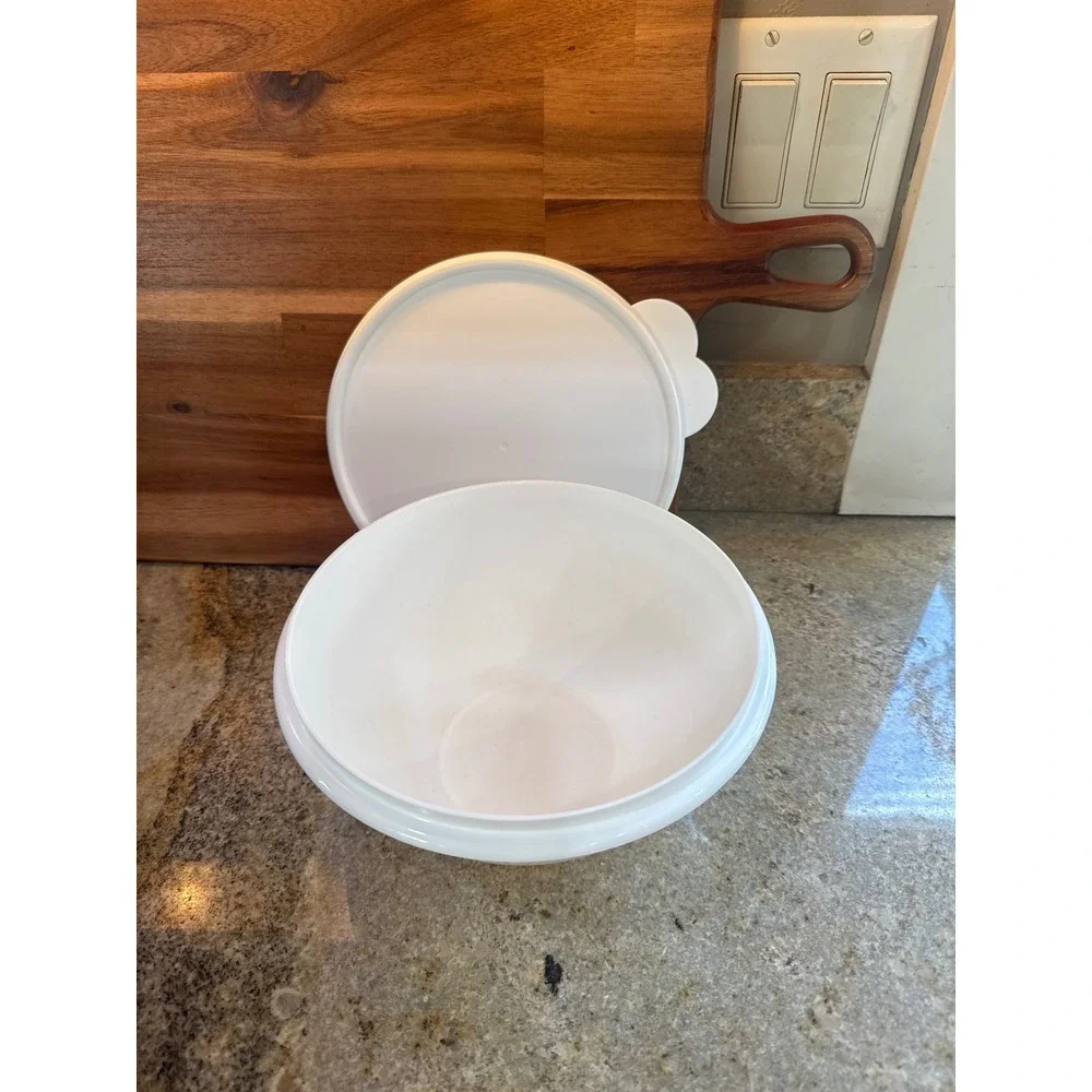 Tupperware Wonderlier Bowl 236 with Butterfly Lid 2518 Y‎ White